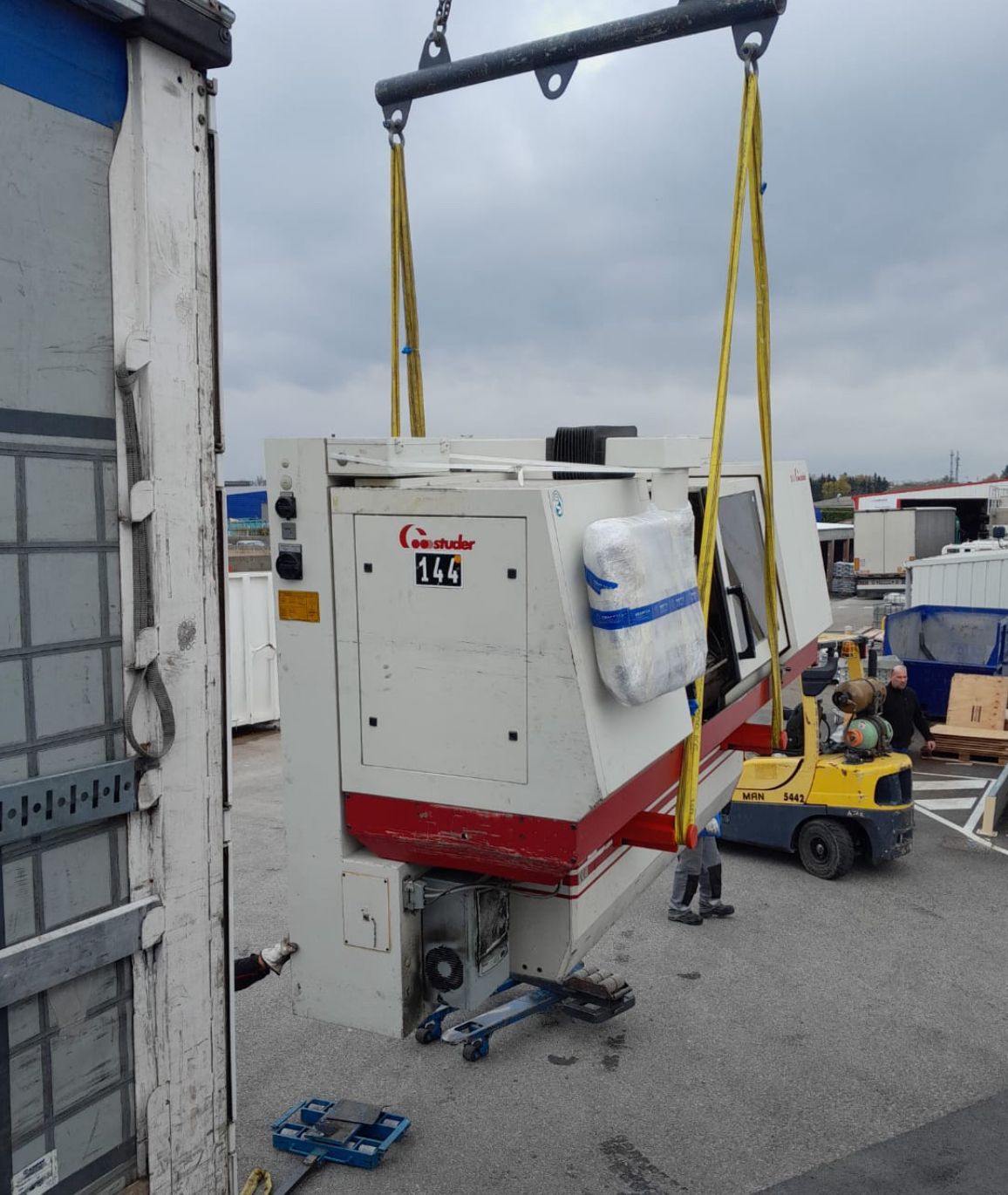 Livraison d'une rectifieuse Studer d'occasion par SPMO